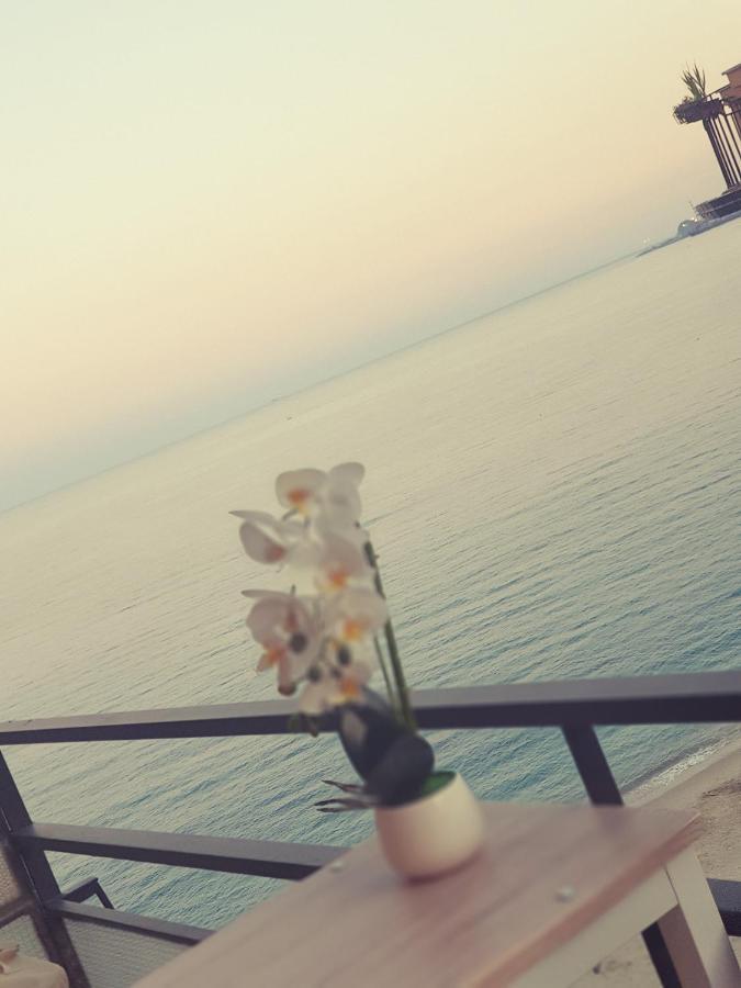 شقة Casa Di Noemi - Seafront With Parking سافونا المظهر الخارجي الصورة