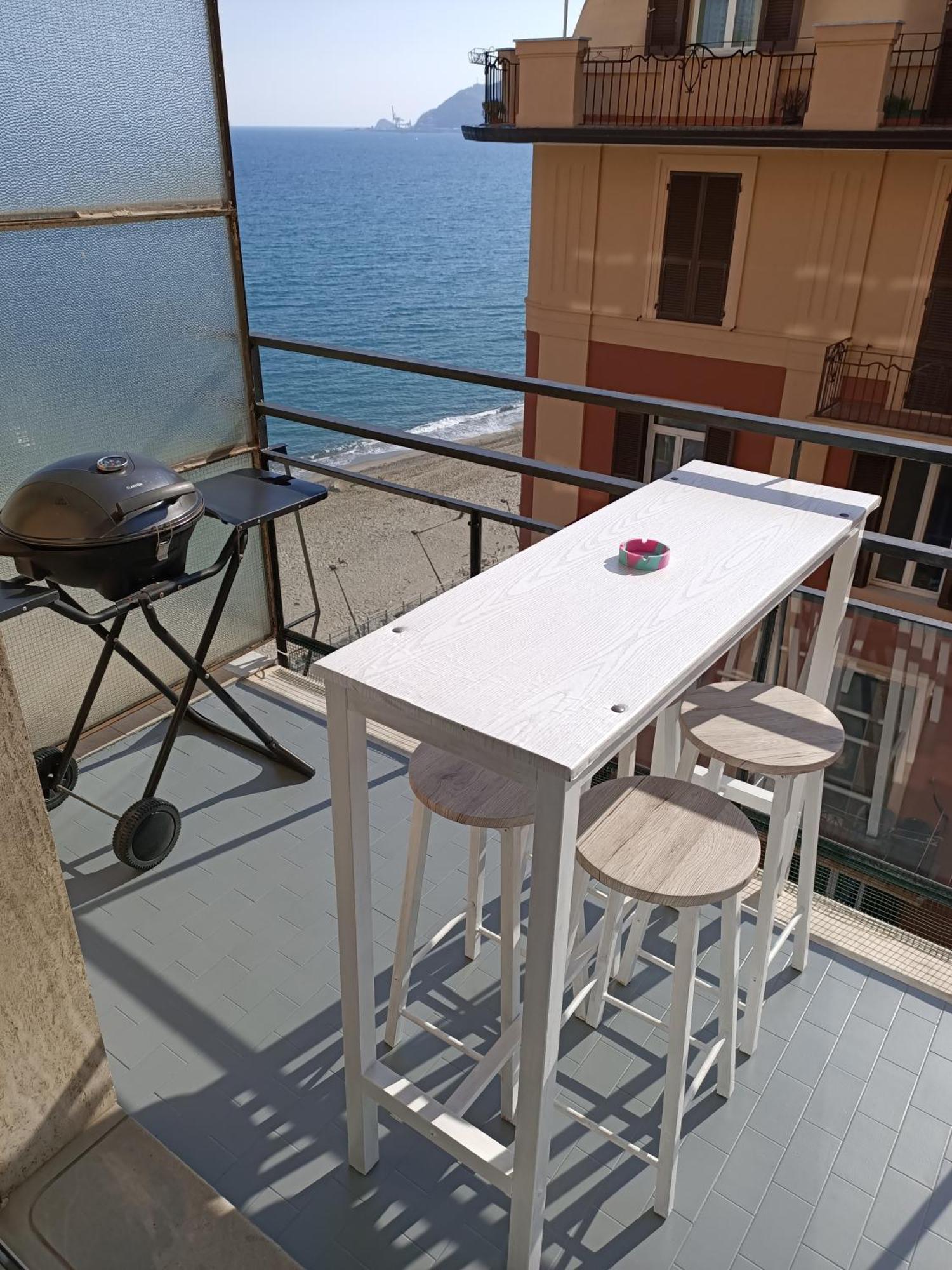 شقة Casa Di Noemi - Seafront With Parking سافونا المظهر الخارجي الصورة